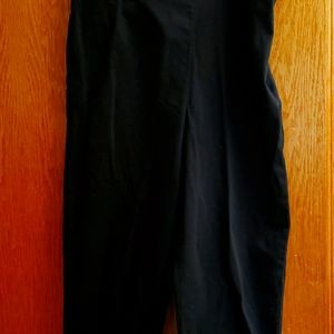 Black capri's